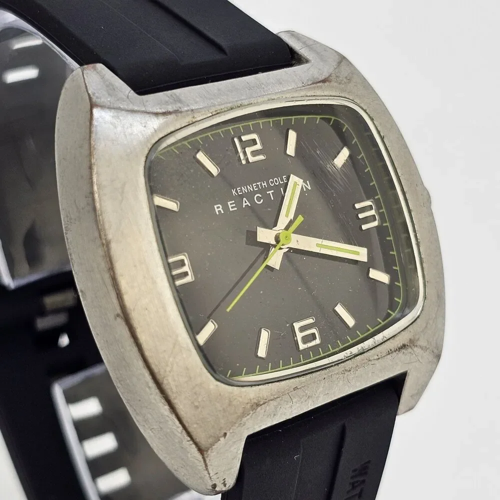 Kenneth Cole Reaction Men's Watch 42mm Black Dial New Plastic‎ Bands New Battery